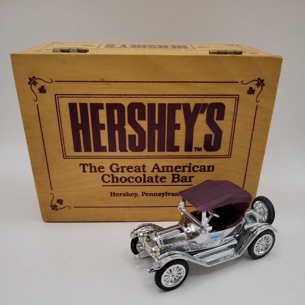 Ertl Die Cast Hershey's Chocolate 1914 Silver Chevrolet Roadster Wood Box